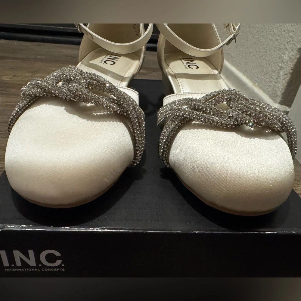 I.N.C. International Concepts Girls’ Delilah Round Toe Heel Pearl
